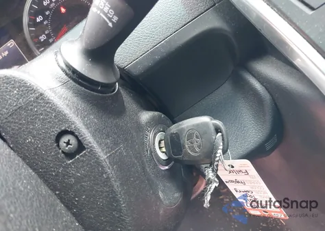 2015 Toyota Camry Se z USA, uszkodzony, nr VIN 4T1BF1FK2FU976848